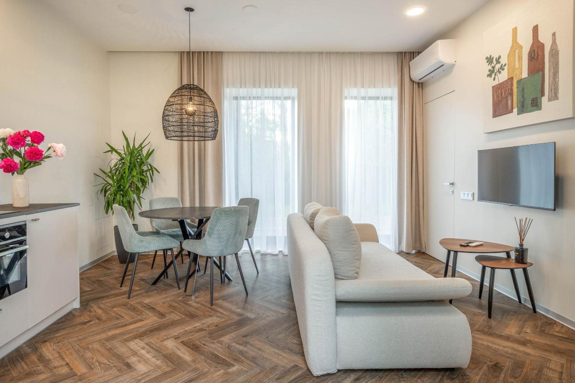 Green House Downtown Apartments With Private Free Parking And Bike Storage Klaipėda Exterior foto